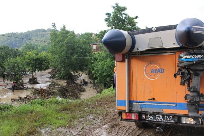 Sakarya'da bir kişi selde kayboldu