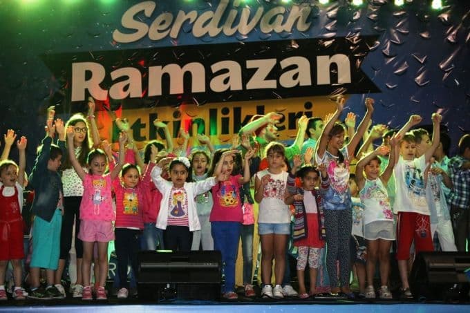 Ömer Karaoğlu, Serdivan'da sahne alacak