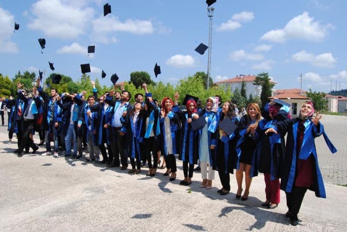 Kaynarca MYO'da 183 öğrenci mezun oldu