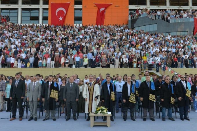 Rektör Elmas, "Sosyal medyadan iletişimimizi sürdüreceğiz"