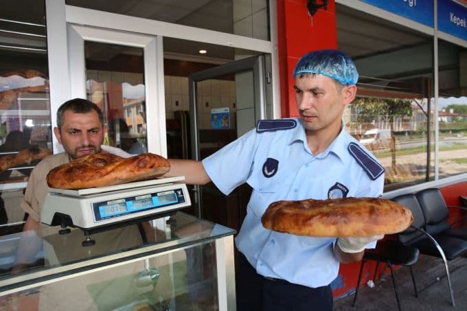 Zabıta ekiplerinden fırınlara sıkı denetim