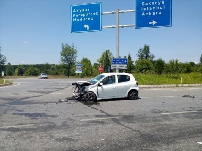 TEM gişelerinde kaza: 2 yaralı