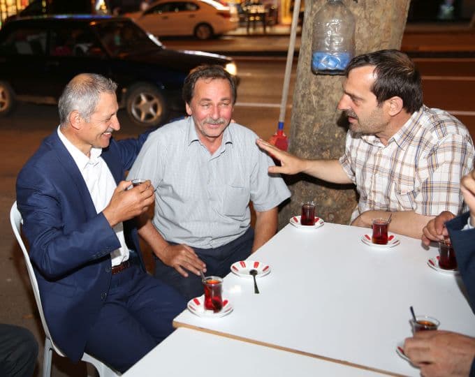 Başkan Dişli, taksicilerle iftar sonrası çay sohbeti yaptı