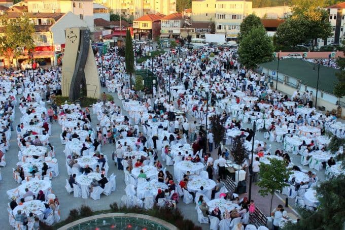 'Mahallemde İftar Var" programı Arifiye'de gerçekleşti