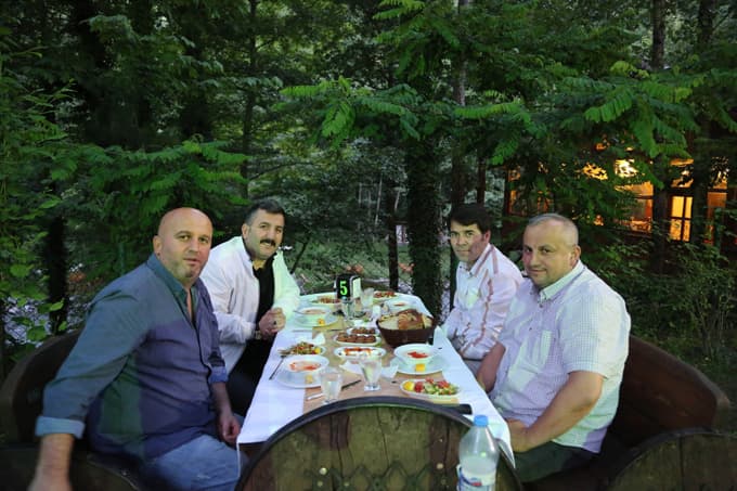 Başkan Yılmazer meclis üyelerine iftar verdi