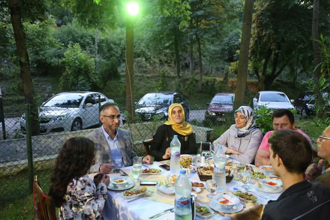 Başkan Yılmazer meclis üyelerine iftar verdi