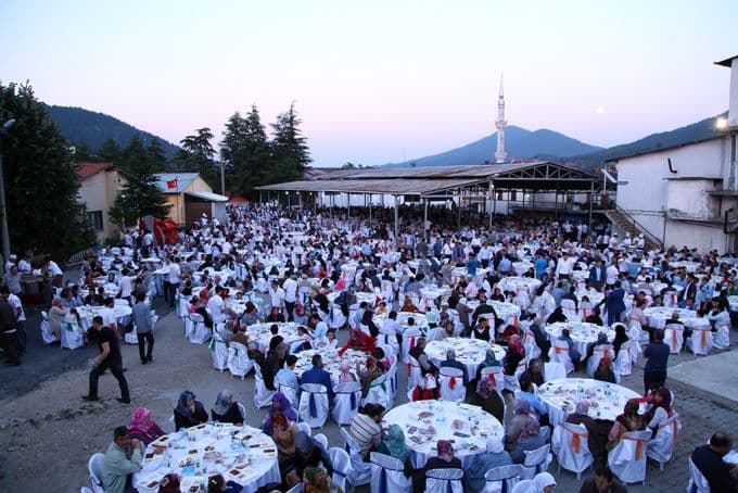 İftar sofraları, Taraklı'da kuruldu