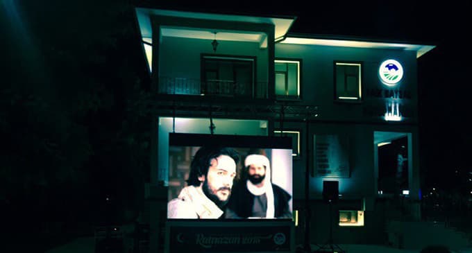 'Yunus Emre: Aşkın Sesi' filmi sinemaseverlerle buluştu