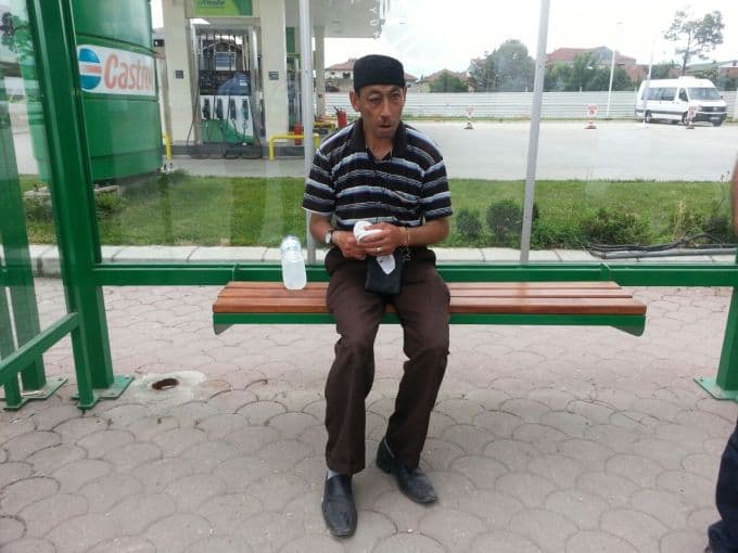 Elektrikli bisikletiyle engelli vatandaşa çarptı