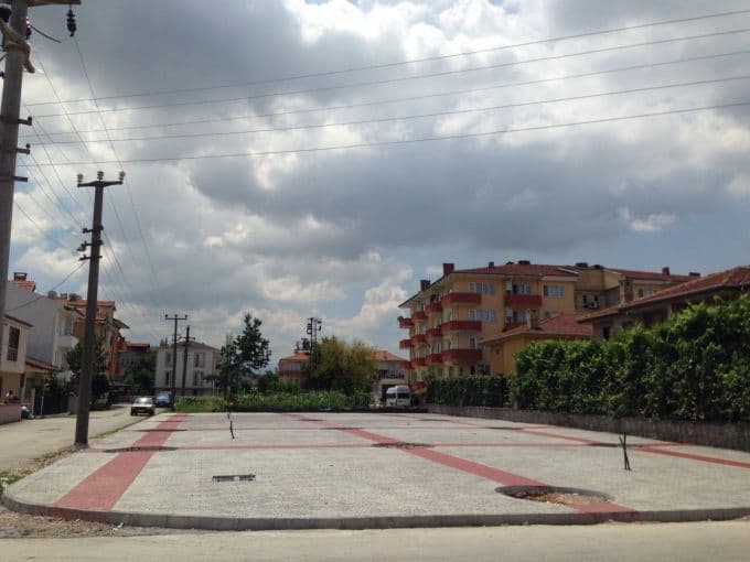 O mahalledeki meydan çalışmaları devam ediyor