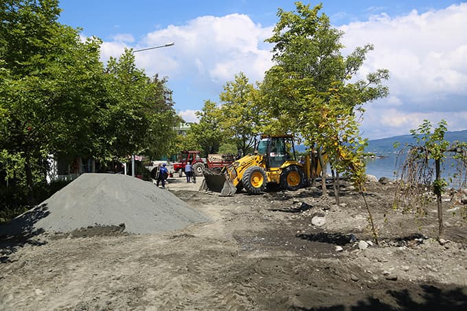 Sapanca Sahili'nde çalışmalar sürüyor