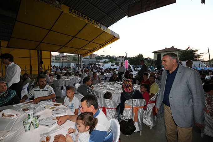 Huzur sofraları Kaynarca'da kuruldu