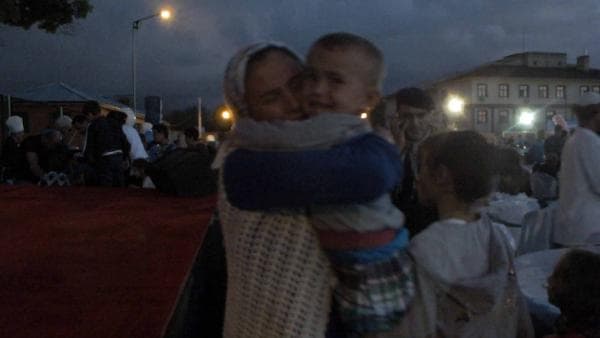 Halk iftarında çocuğunu kaybeden annenin yüzü güldü