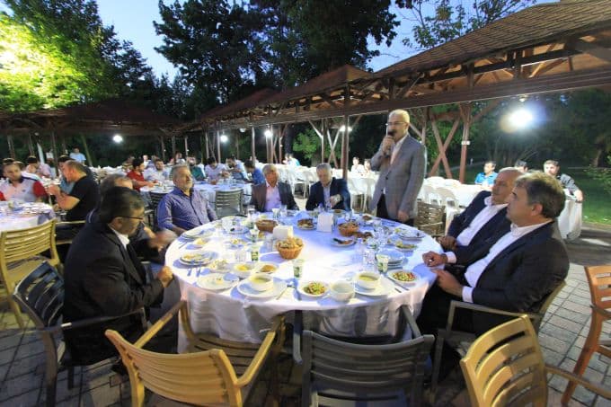 TÜVASAŞ çalışanları, iftarda bir araya geldi