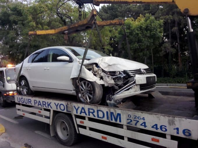 Şeker Mahallesi'nde trafik kazası: 3 yaralı!