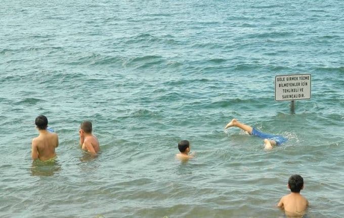 Uyarılara rağmen, ölüme davetiye çıkarıyorlar
