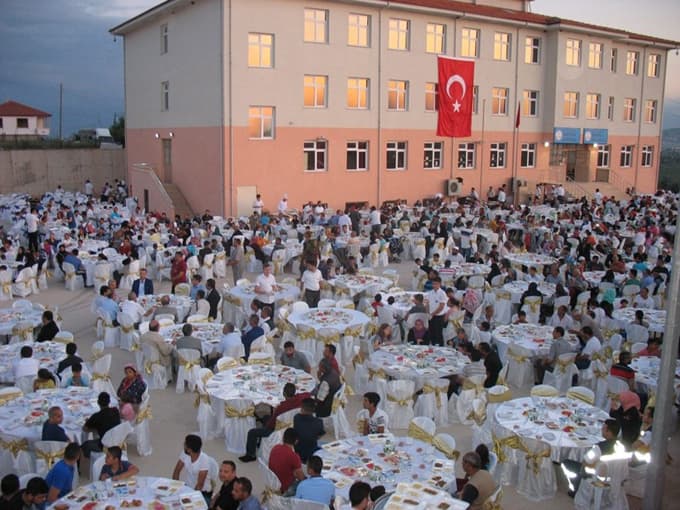 Valilikten Çamyolu mahalle sakinlerine iftar