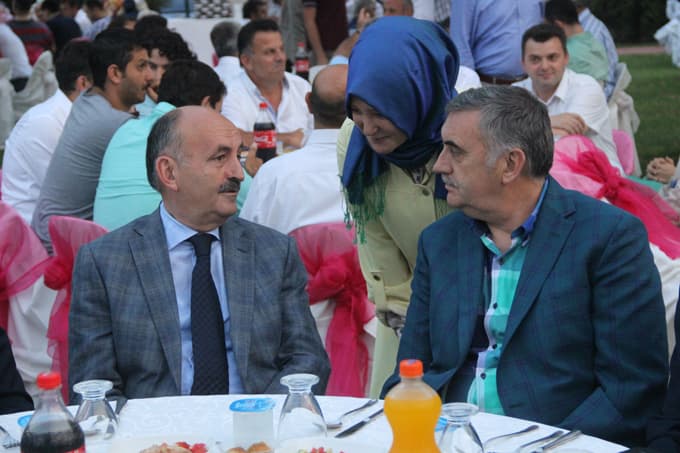 Müezzinoğlu:'Milletin geleceğini paylaşacak paydaş arıyoruz'