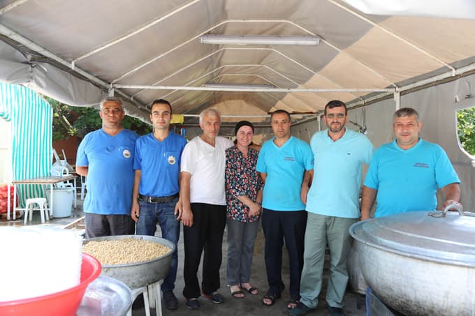 Sapanca Belediyesi iftar çadırı binlerce insanı ağırladı 
