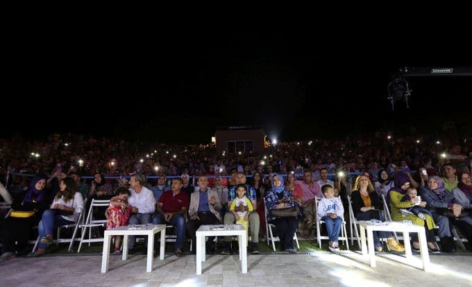 Mustafa Ceceli, Sakaryalı sevenleriyle buluştu