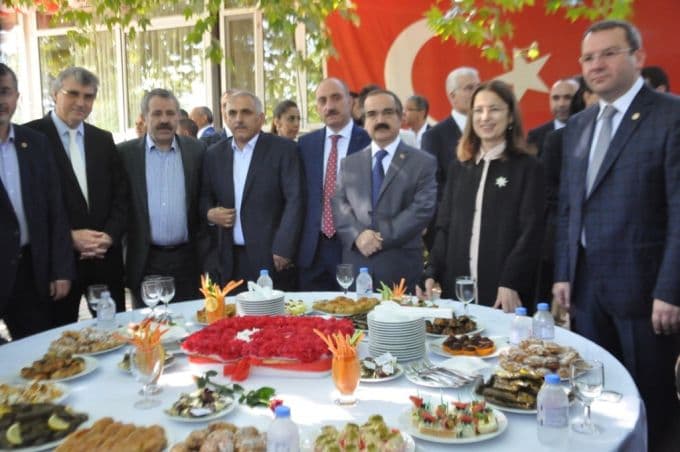 Sakarya protokolü, Serdivan'da bayramlaştı