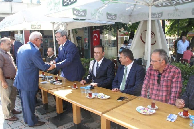 Akyazı'da coşkulu bayramlaşma