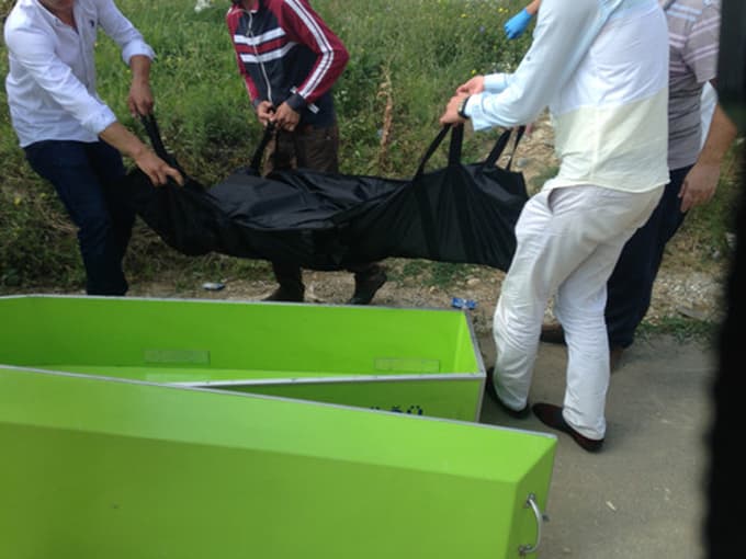 Arkadaşlarıyla alkol aldıktan sonra fenalaşan genç öldü