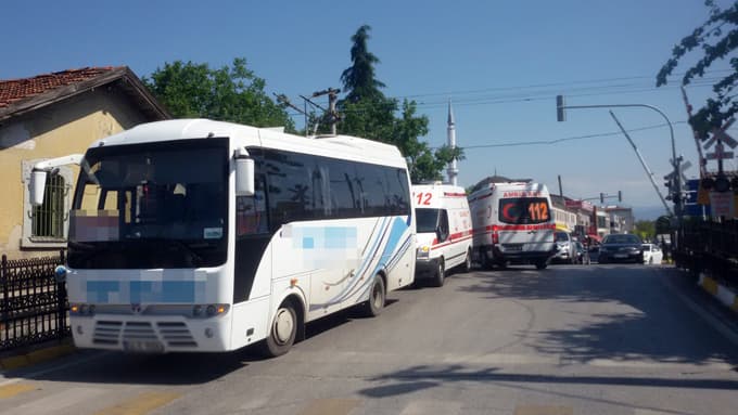 Hemzemin geçidindeki kazada ambulans şoförü yaralandı
