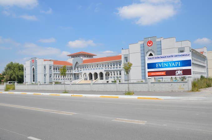 Evin, İmam Hatip Lisesi'nin tamamlanmasını üstlendi