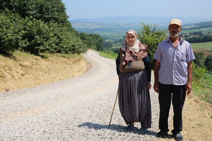 83 yaşındaki Sadiye Nine'nin 'yol' mutluluğu