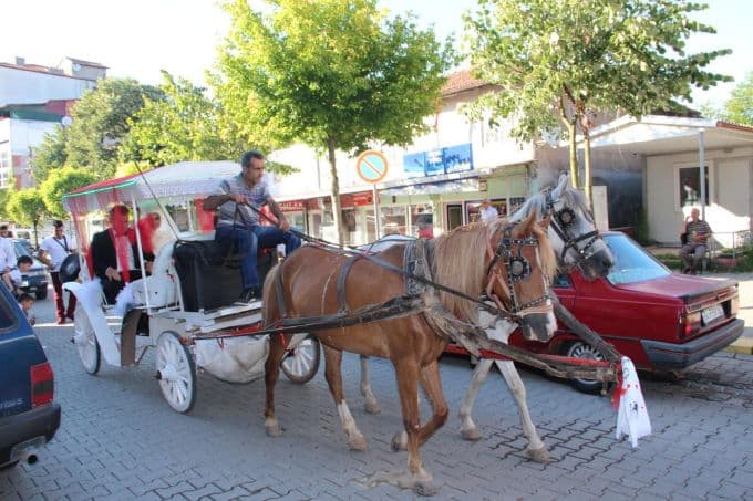 Faytonu gelin arabası yaptılar