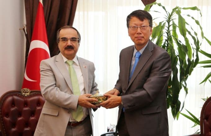 Güney Kore Başkonsolosu'ndan Vali Coş'a ziyaret