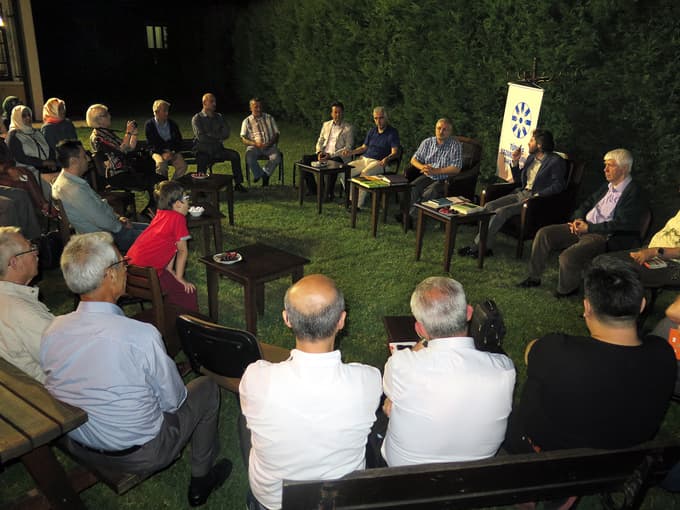 Tuna, yeni kitabının okurlarına merhaba dedi 