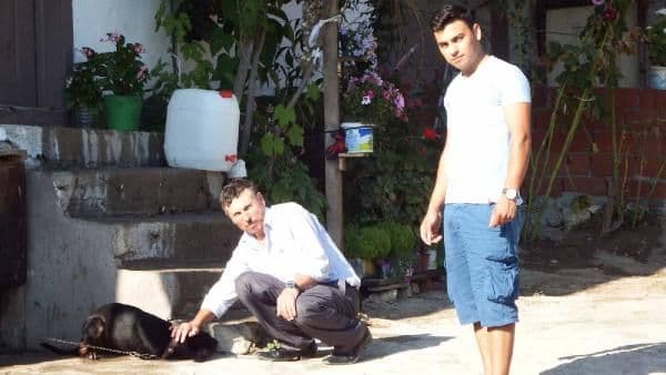 Köpeğini vuran imamı şikayet edince işinden oldu