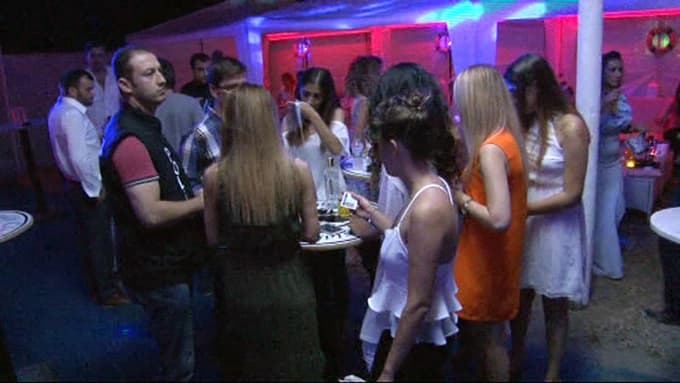 Karasu'da eğlence mekanlarına operasyon