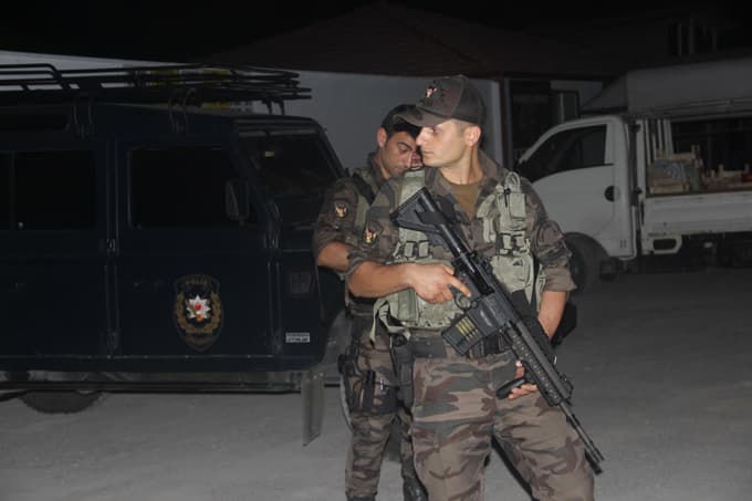 Karasu'da eğlence mekanlarına operasyon