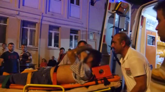 Komşu kavgasında kan aktı