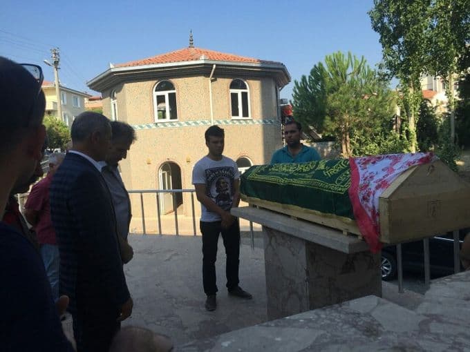 Sakaryalı öğretmen çift, Ayvalık'ta kaza yaptı