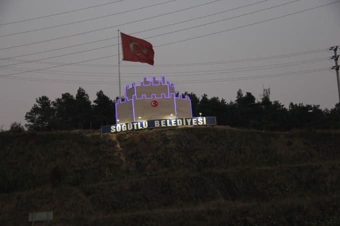 Tarihi kalede çevre düzenlemesi yapıldı