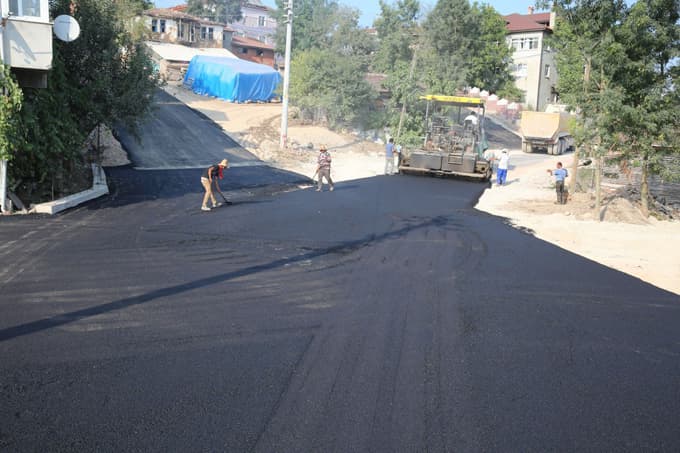 Asfalt ve heyelan çalışmaları sürüyor