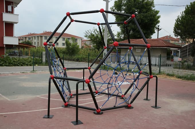 Park yenileme çalışmaları devam ediyor