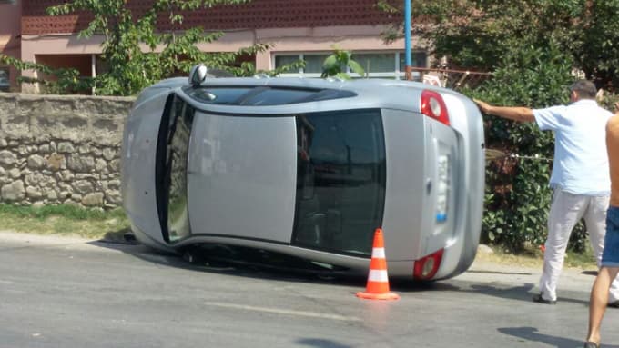 Minibüs ile otomobil çarpıştı: 5 yaralı