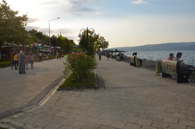 Sapanca Sahili ve Sanat Sokağı çalışması sona ermek üzere
