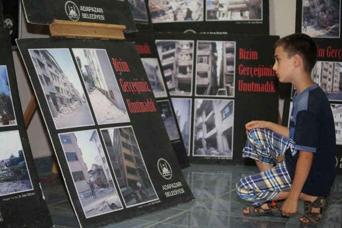Bilgievi öğrencileri deprem müzesini gezdi