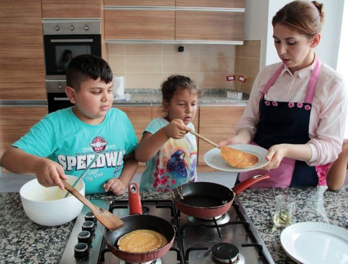 Tezgahlar minik aşçılara emanet