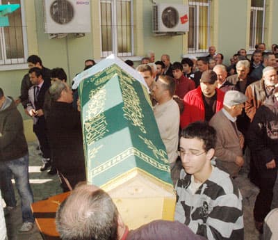 Yanarak Ölen Anne ve Küçük Oğlu Toprağa Verildi 