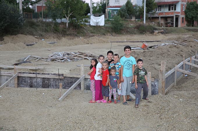 10 mahalleye spor sahası yapılıyor
