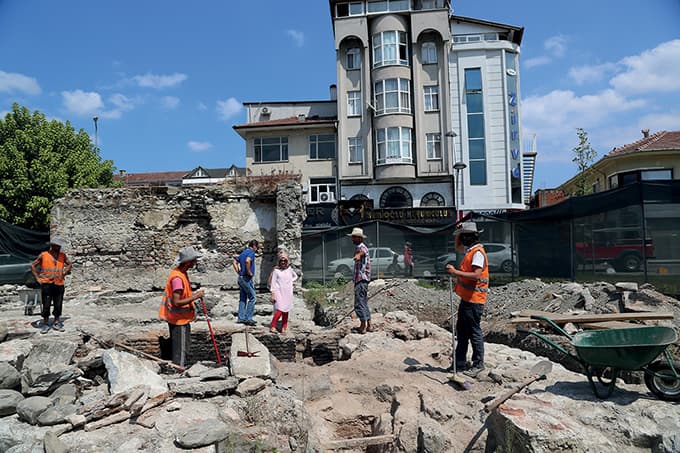 Tarihi hamam gün ışığına çıkarılıyor