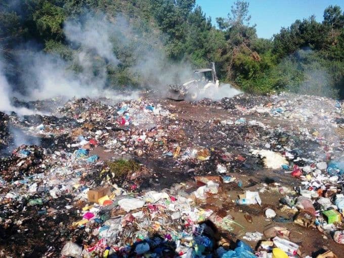 Belediye çöplüğünde korkutan yangın