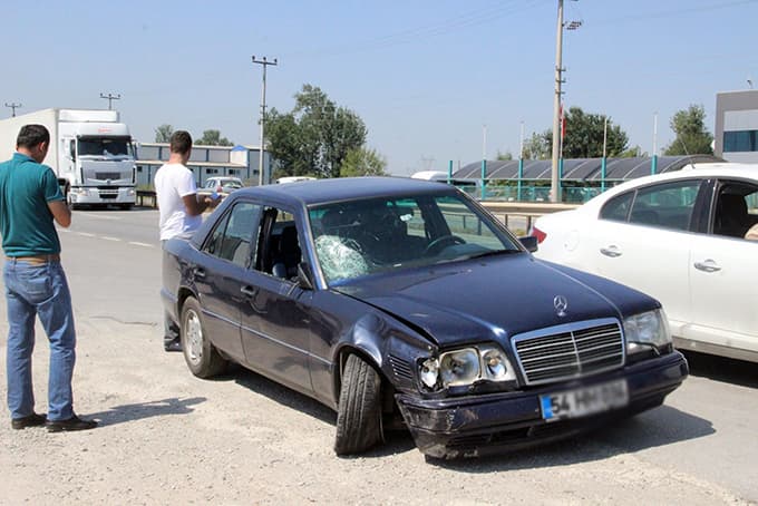 Babasının cansız bedenini son kez öpüp kokladı